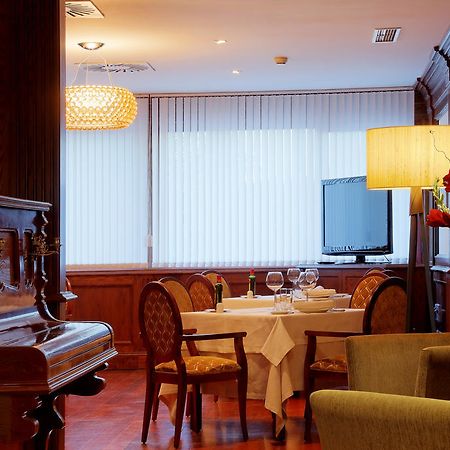 Hotelsefutbol 拉斯·罗萨斯·德·马德里 外观 照片