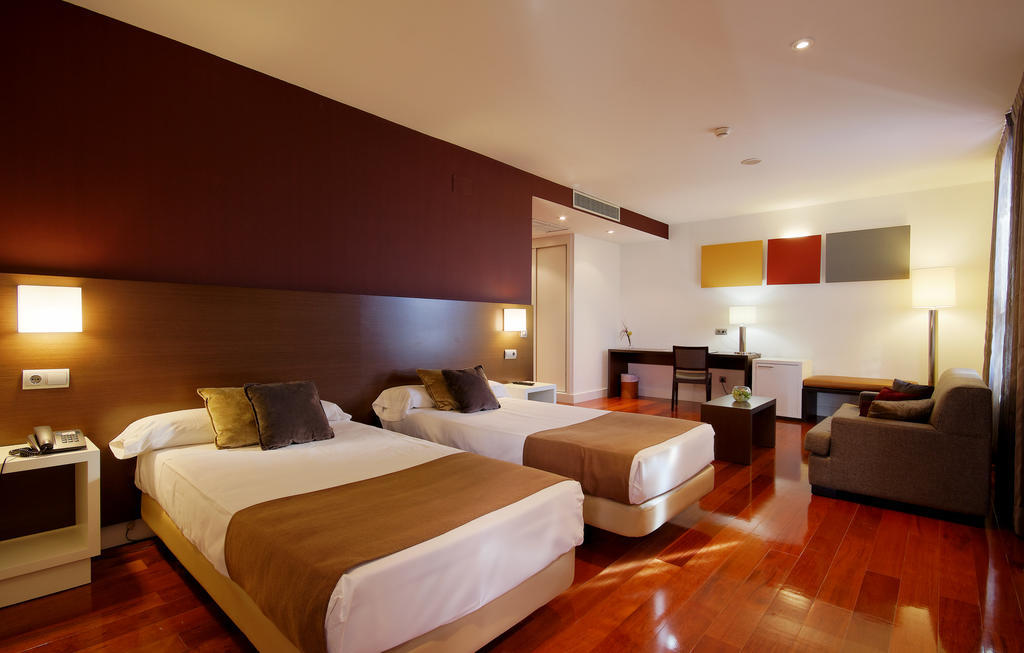 Hotelsefutbol 拉斯·罗萨斯·德·马德里 外观 照片